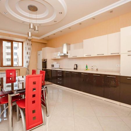 Stay Inn Apartments On Amiryan 4-6 Jerevan Buitenkant foto
