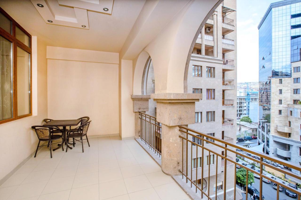 Stay Inn Apartments On Amiryan 4-6 Jerevan Buitenkant foto