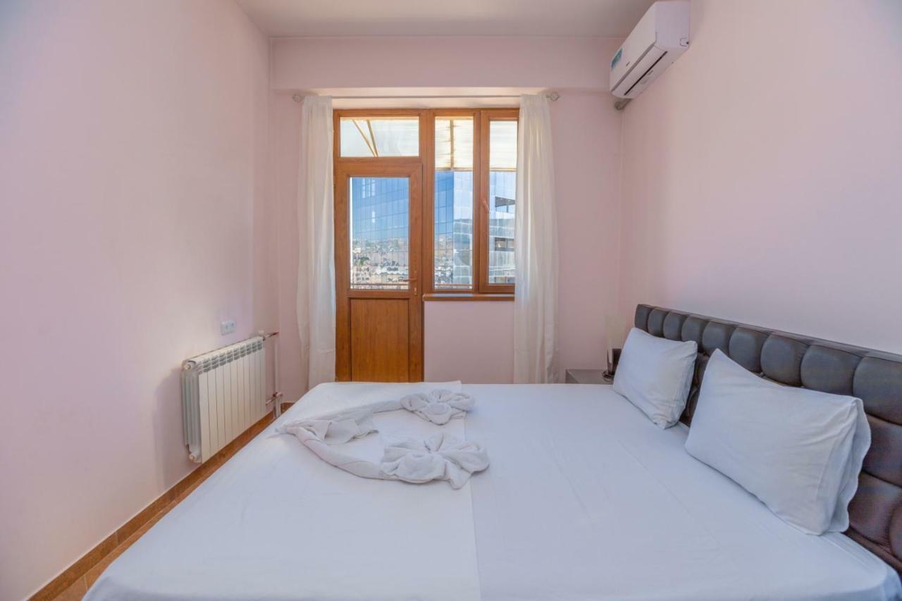 Stay Inn Apartments On Amiryan 4-6 Jerevan Buitenkant foto