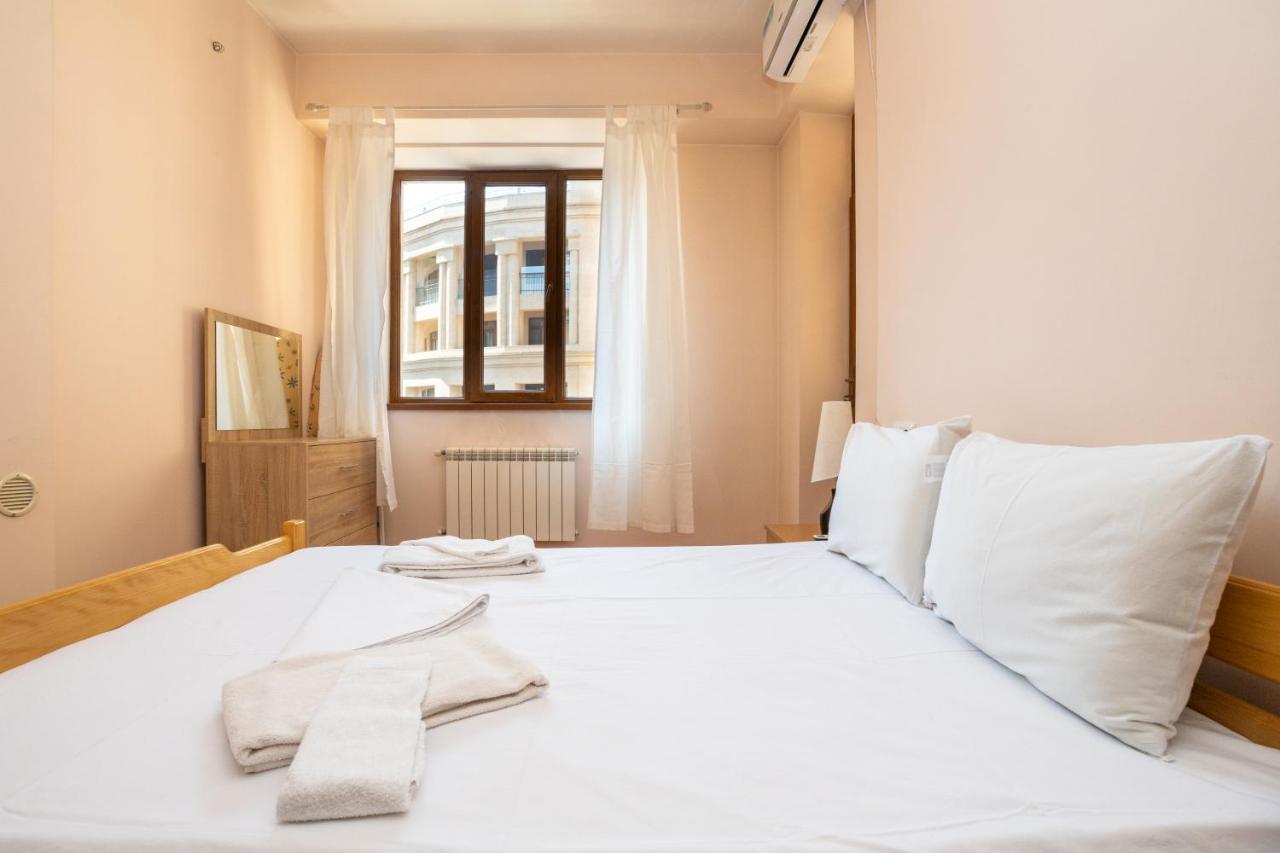 Stay Inn Apartments On Amiryan 4-6 Jerevan Buitenkant foto