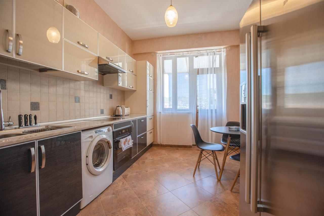 Stay Inn Apartments On Amiryan 4-6 Jerevan Buitenkant foto